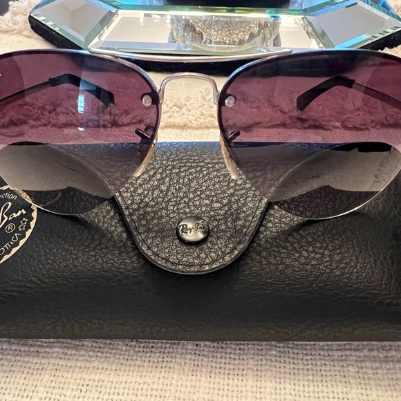 Ray-Ban Sunglasses - Picture 2 of 6